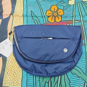 Lululemon All Night Festival Bag 5L blue